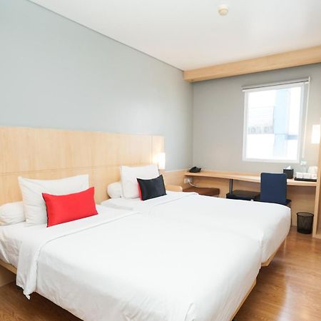 Ibis Jakarta Senen Extérieur photo