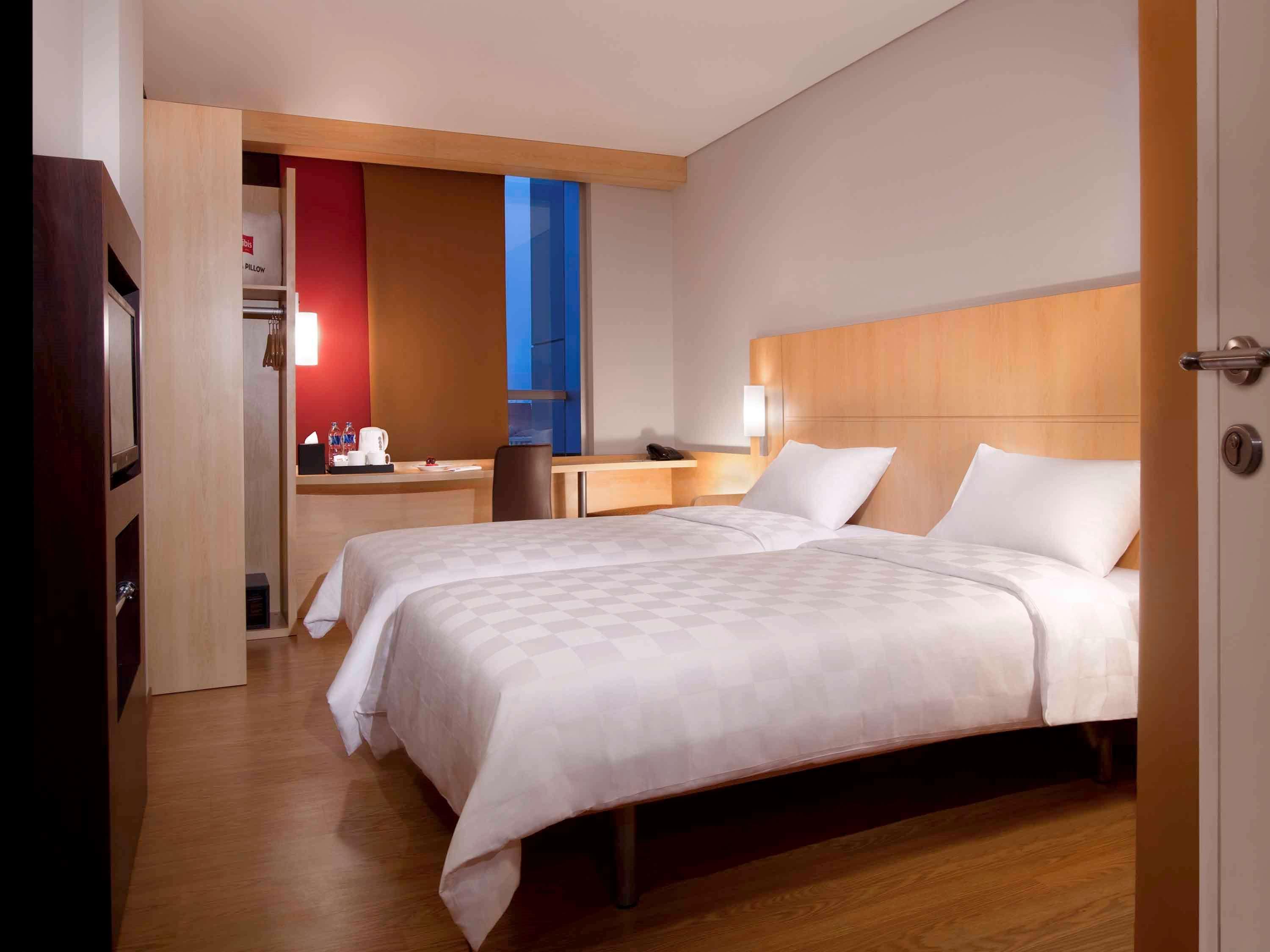 Ibis Jakarta Senen Extérieur photo