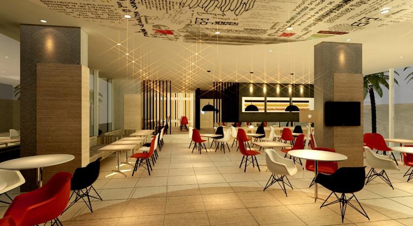 Ibis Jakarta Senen Extérieur photo