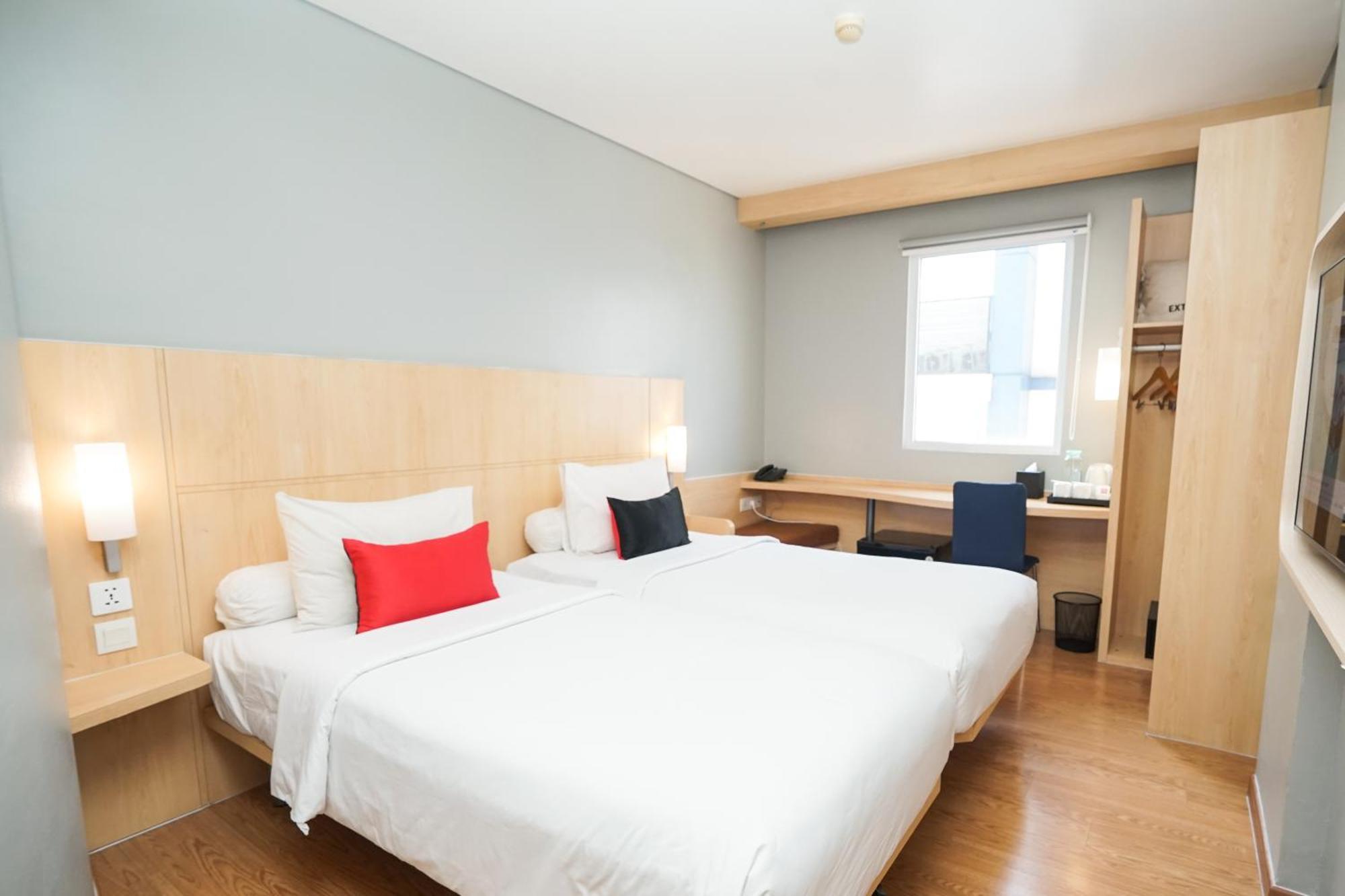 Ibis Jakarta Senen Extérieur photo