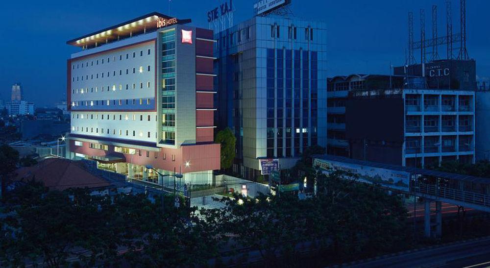 Ibis Jakarta Senen Extérieur photo