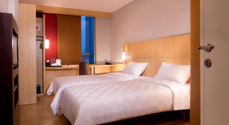 Ibis Jakarta Senen Extérieur photo